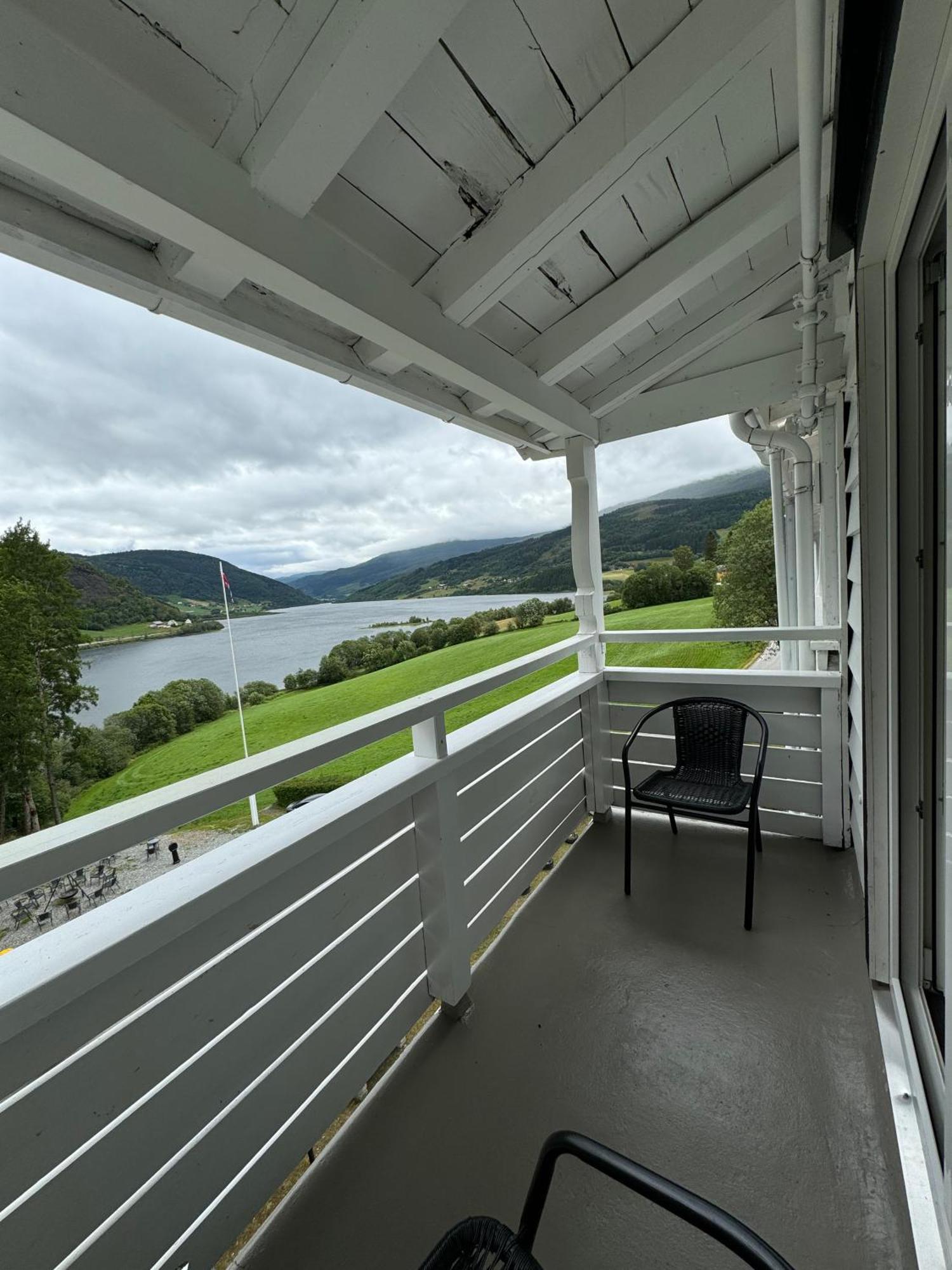 Lilandtunet Gjestgiveri Liland  Exteriör bild
